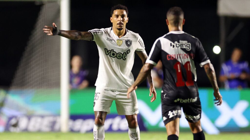 Botafogo e Vasco fazem clássico no Brasileirão