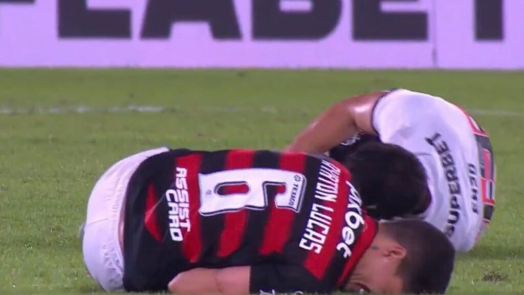 Ayrton Lucas, lateral do Flamengo.