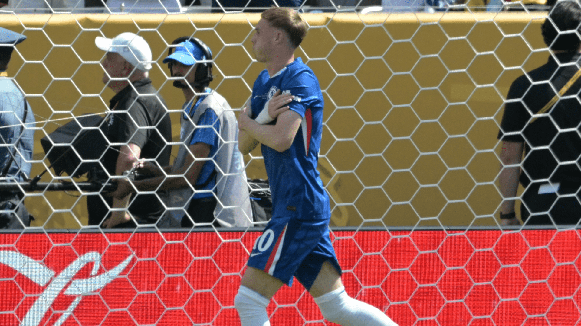 Camisa 10, Cole Palmer soma cinco participações em gols em duas finais internacionais na temporada