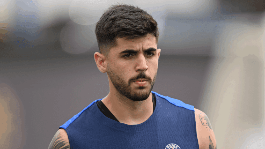 Beraldo está insatisfeito em ser reserva dos zagueiros do PSG
