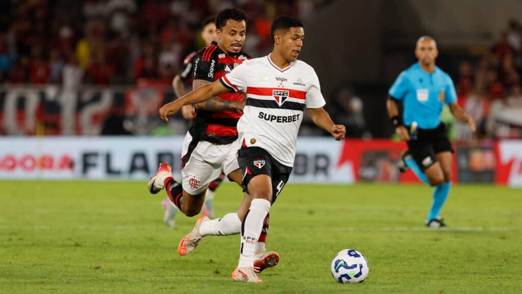 Ryan Francisco não deve jogar mais nesta temporada. Foto: Rubens Chiri/Saopaulofc.net