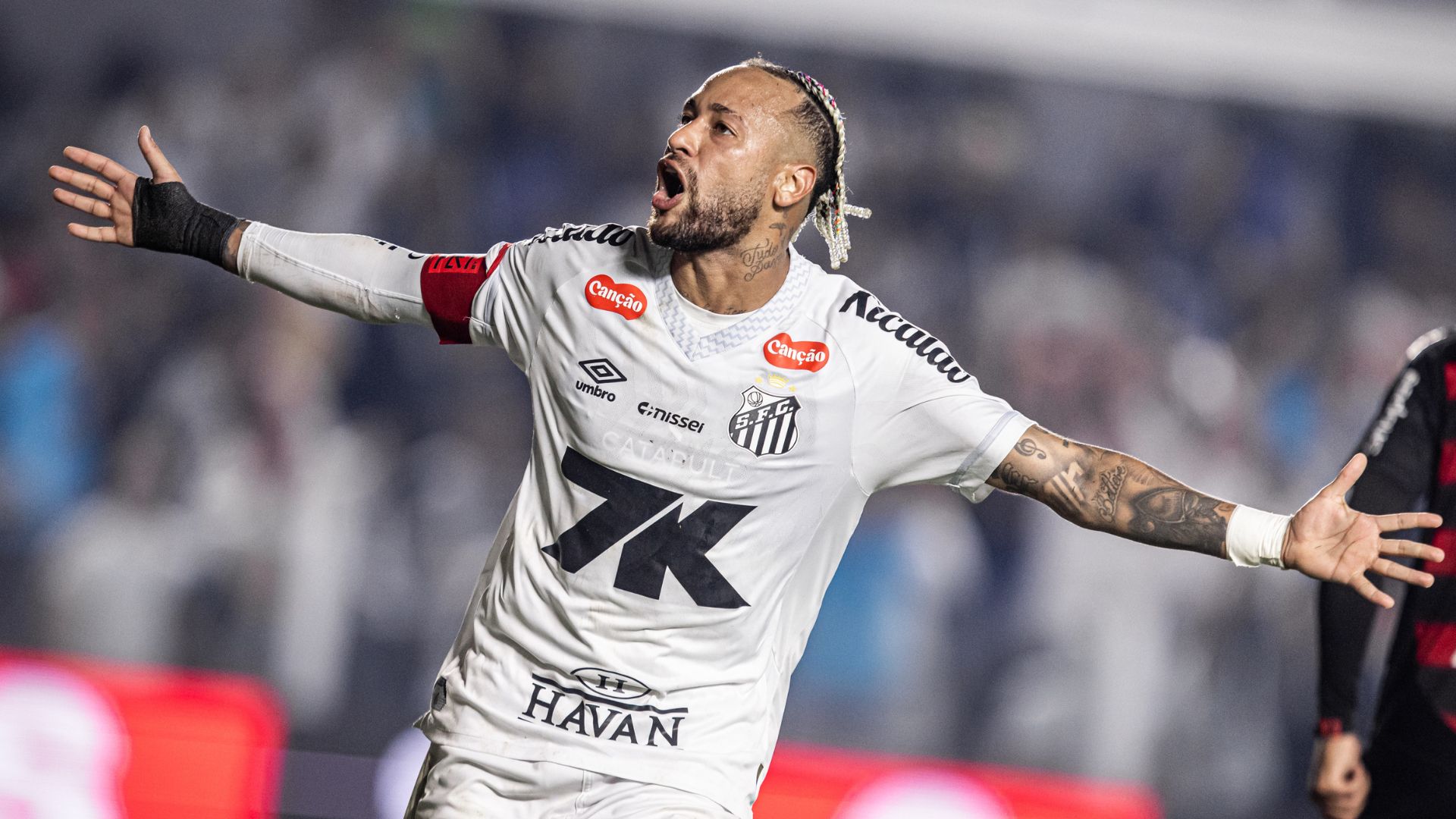 Neymar comemora gol contra o Flamengo