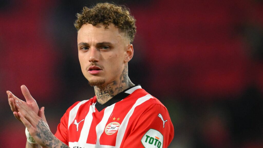Noa Lang estava atuando no PSV da Holanda. Foto: OHN THYS / AFP