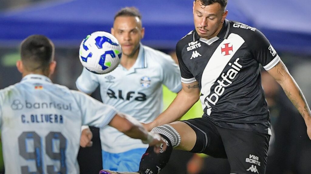 Vasco e Grêmio empataram pelo Brasileirão (Foto: Thiago Ribeiro/AGIF)