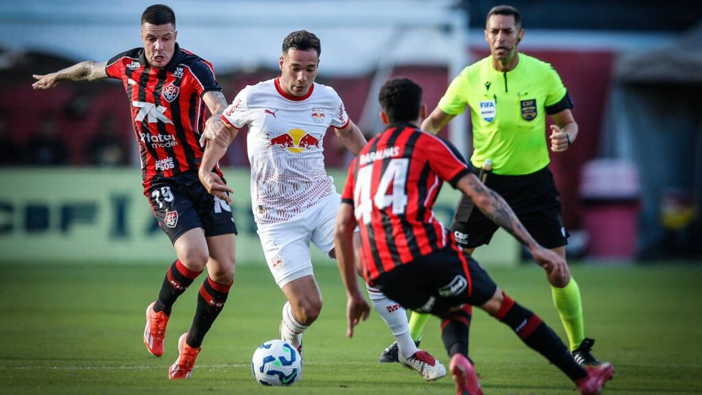 O Vitória voltou a vencer e deixou a zona de rebaixamento. Foto: Ari Ferreira/Red Bull Bragantino.