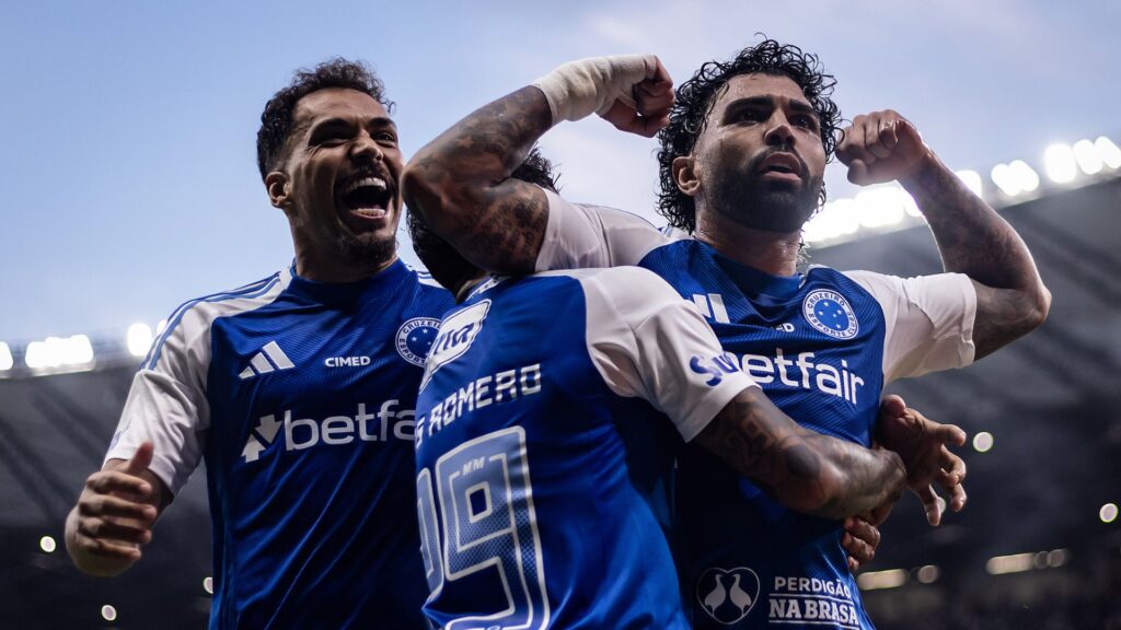 Gabigol comemora gol pelo Cruzeiro no Brasileirão