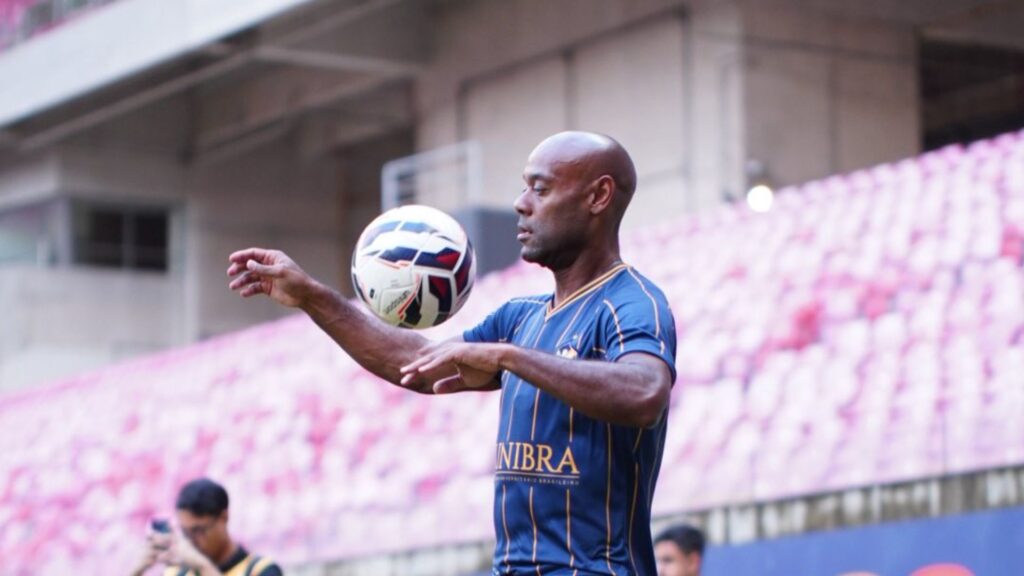 Vagner Love marcou seu primeiro gol na Série C