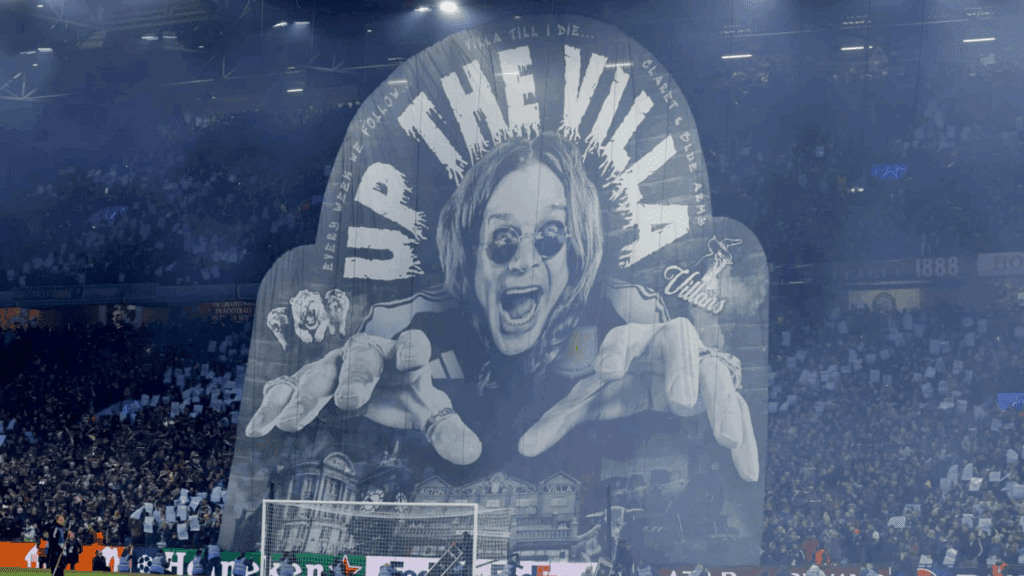 Ozzy Osbourne foi imortalizado em bandeirão do Aston Villa