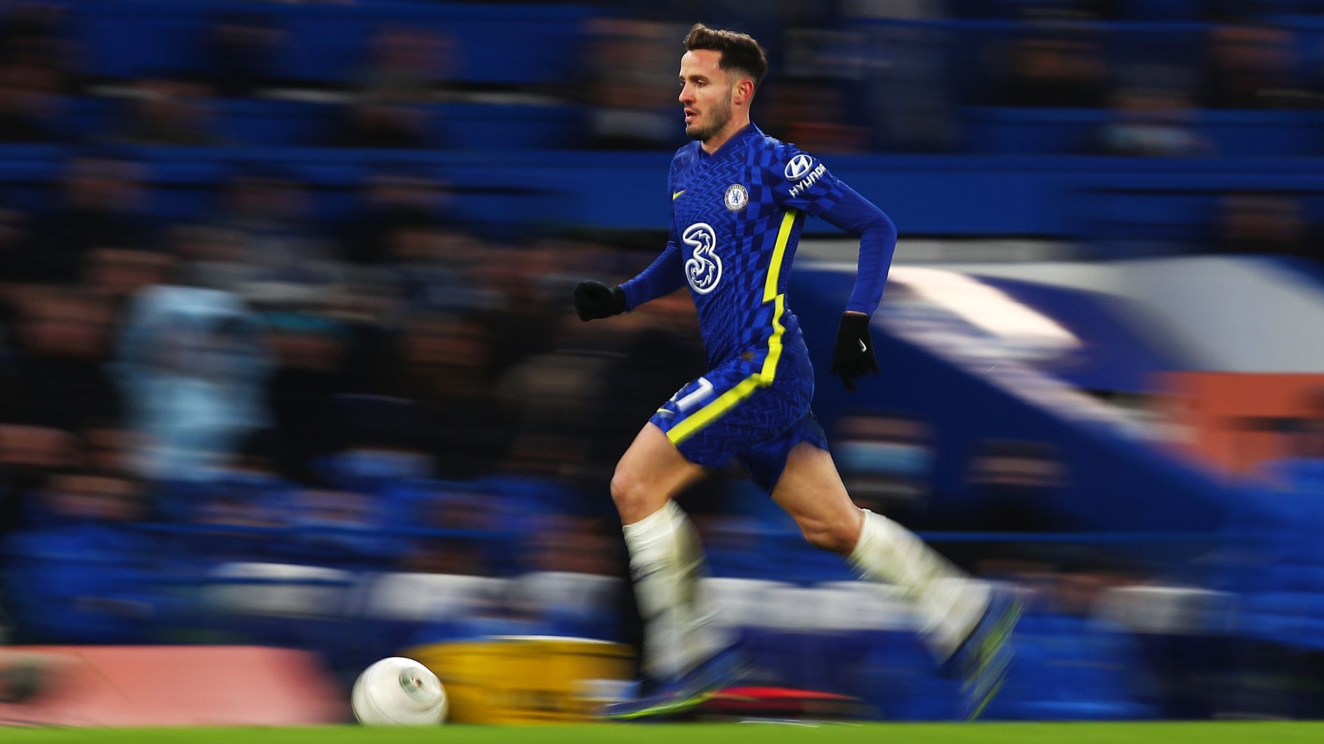 Saúl em campo pelo Chelsea