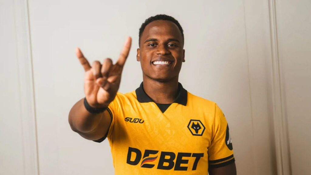 Jhon Arias com a camisa do Wolverhampton