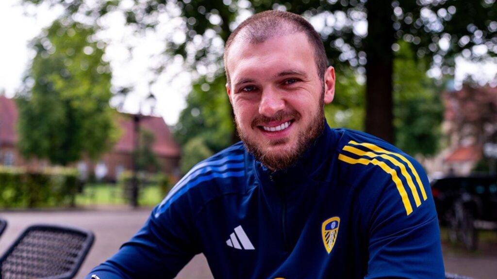 Lucas Perri é o novo goleiro do Leeds United.