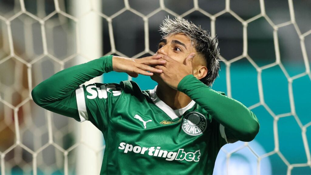 Facundo Torres marcou o gol da vitória do Palmeiras.