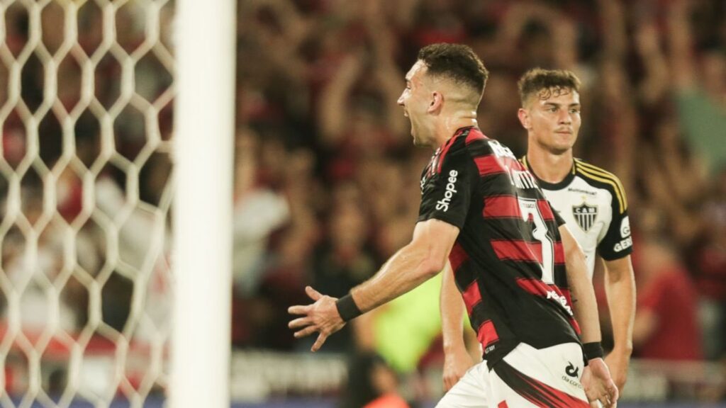 Ortiz marcou o gol da vitória do Flamengo.