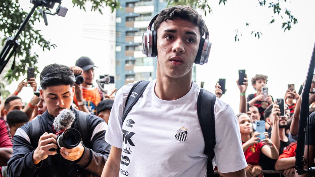 Gabriel Bontempo antes de Sport x Santos.