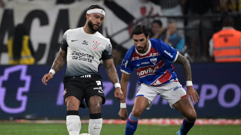 Corinthians e Fortaleza se enfrentam no próximo domingo (3). Foto: NELSON ALMEIDA / AFP