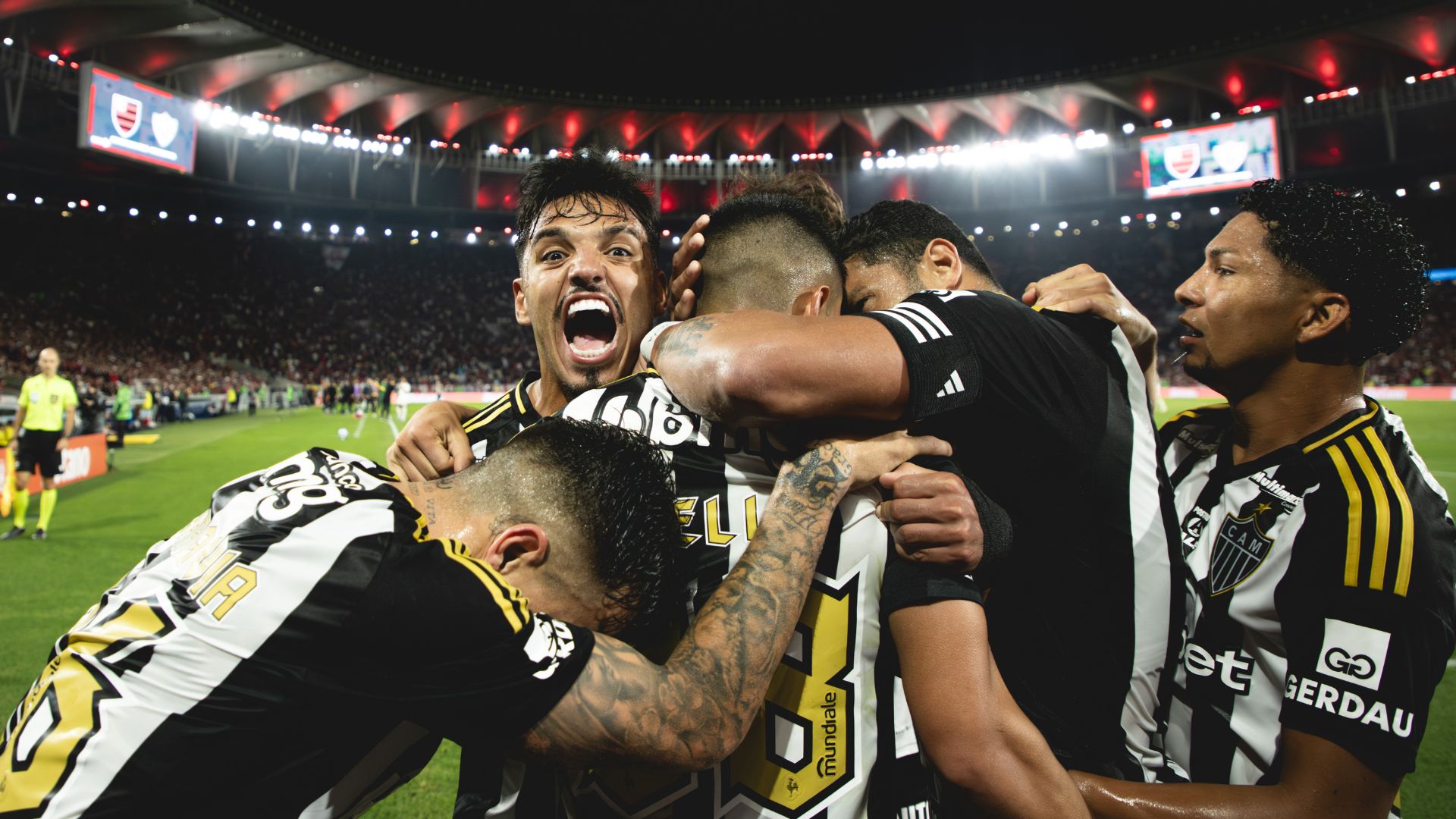 Jogadores do Atlético-MG comemoram gol no Maracanã