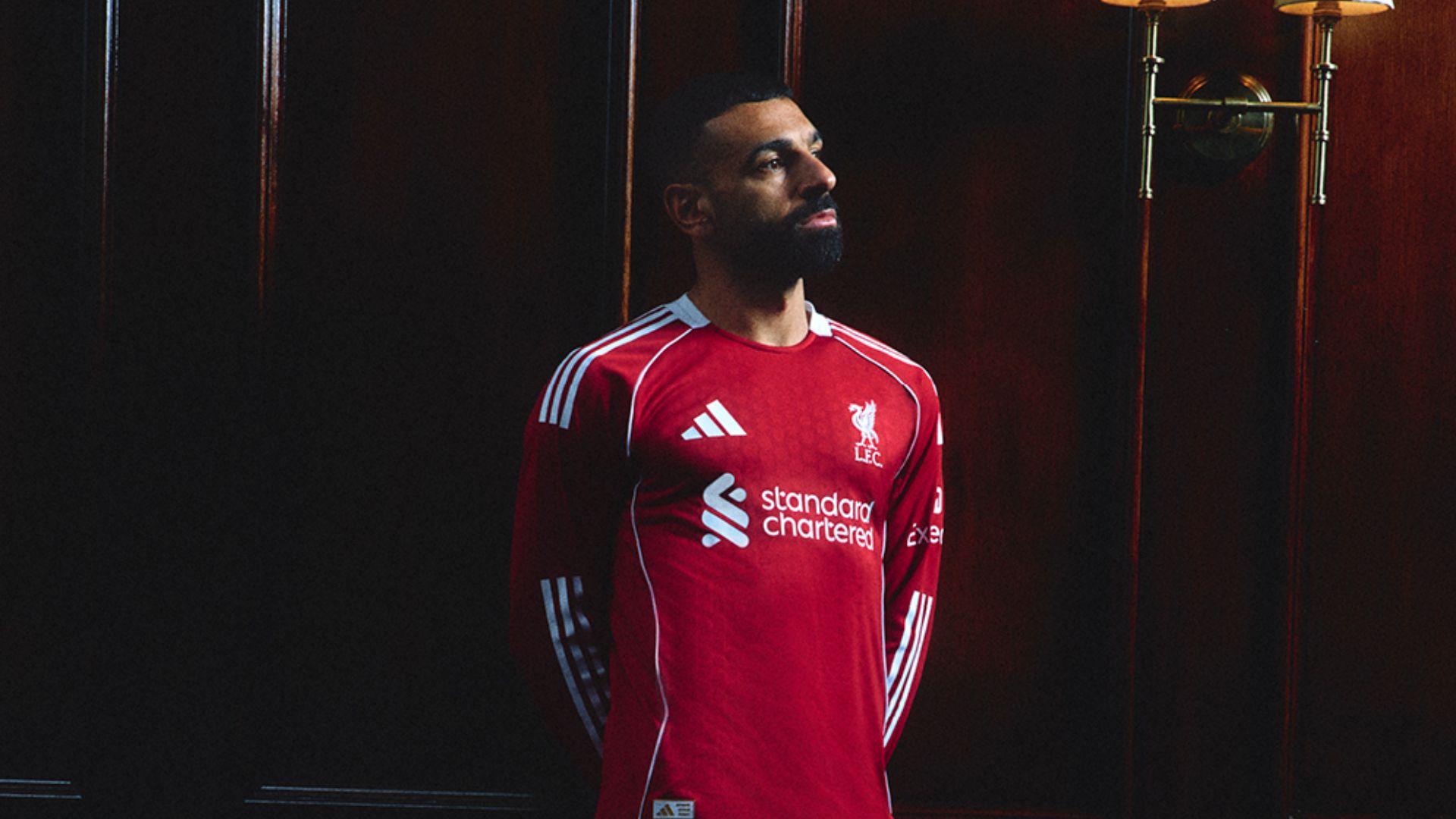 Mohamed Salah com a camisa nova do Liverpool