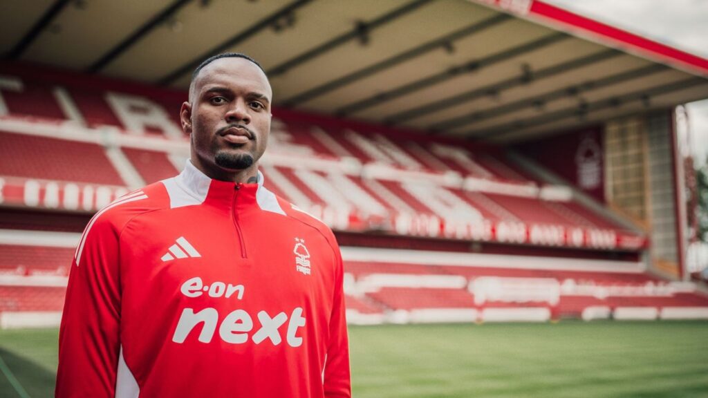 Carlos Miguel durante apresentação no Forest