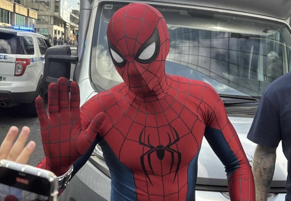 Homem-Aranha: Um Novo Dia ganha teaser com novo traje do herói
