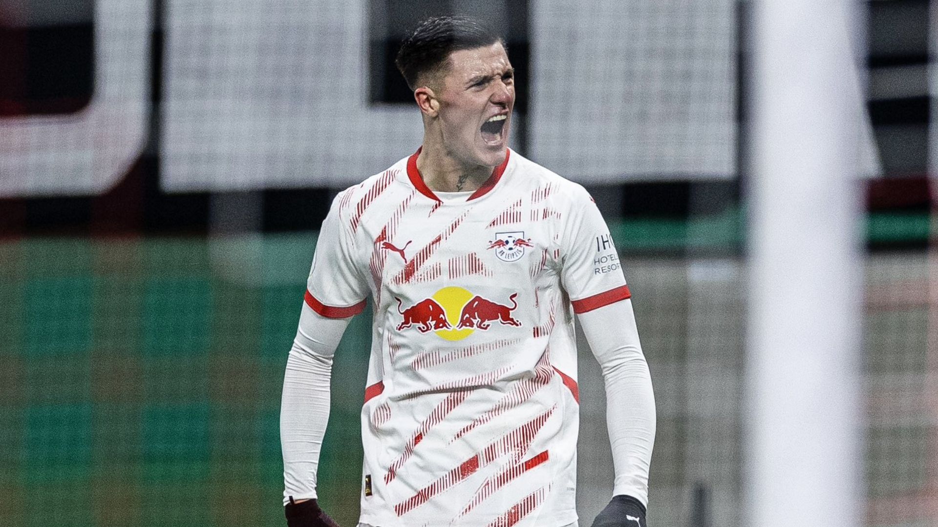 Sesko em campo na Alemanha