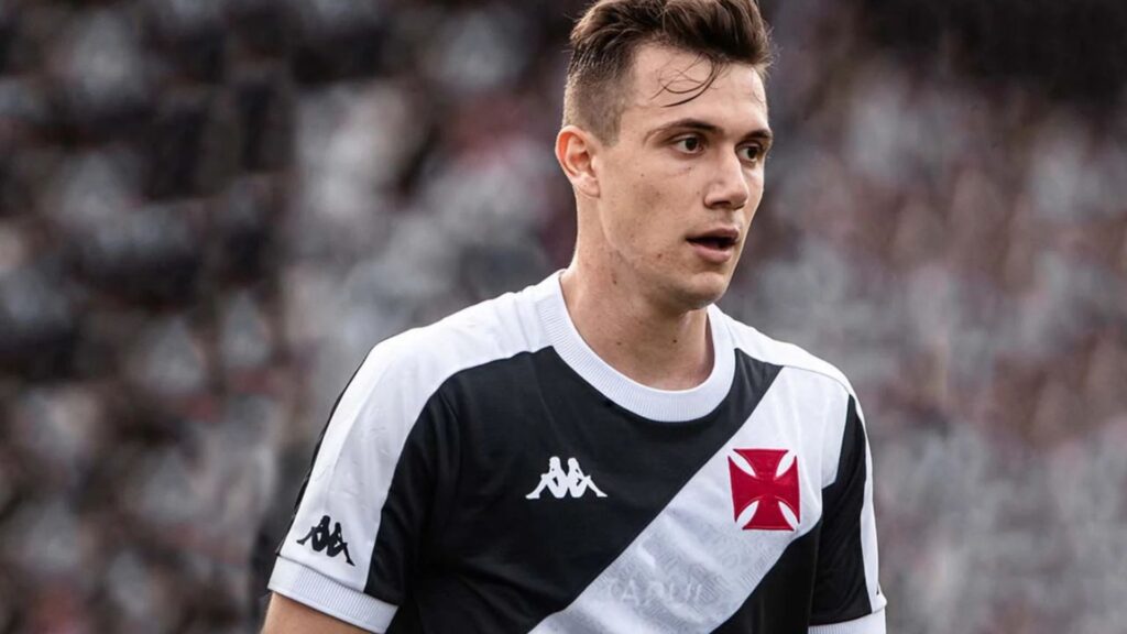 Lucas Piton, do Vasco, está na mira do Girona (Foto: Leandro Amorim/CRVG)