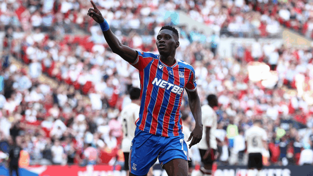 Crystal Palace é informado de "rebaixamento" para Conference League após vencer Supercopa da Inglaterra