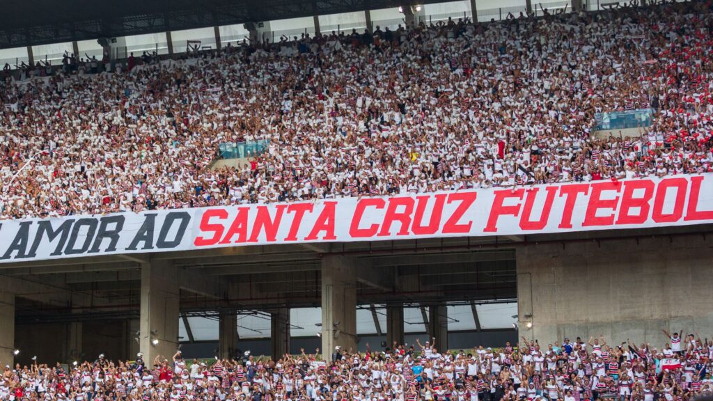 Torcida do Santa Cruz em jogo da 2ª fase da Série D