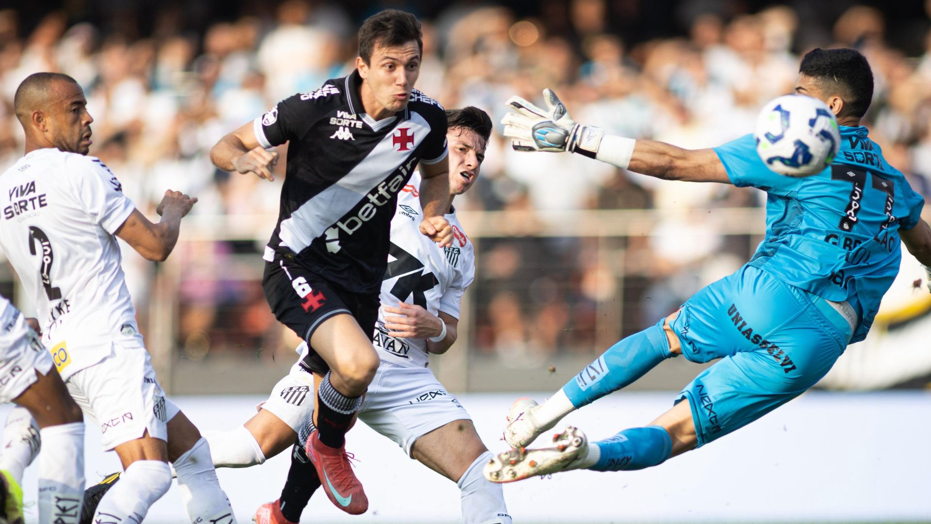 Vasco goleou o Santos pelo Brasileirão (Foto: Matheus Lima/CRVG)