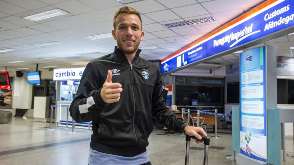 Arthur acertou retorno ao Grêmio (Foto: Lucas Uebel/GFBPA)
