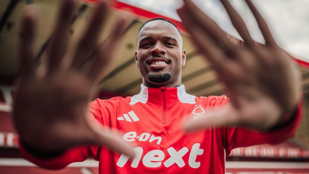 Carlos Miguel deixou o Nottigham Forest para assinar com o Palmeiras (Foto: Reprodução)