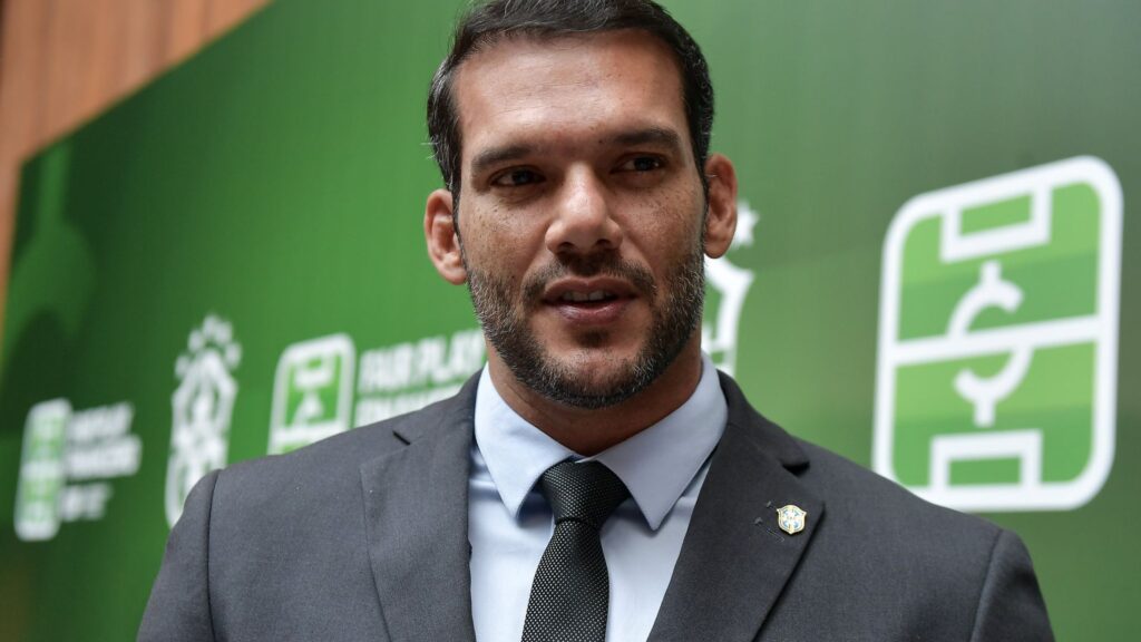 Samir Xaud, presidente da CBF, vetou modelo da camisa brasileira (Foto: Staff Images/CBF)