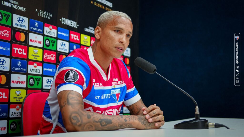 Deyverson, atacante do Fortaleza