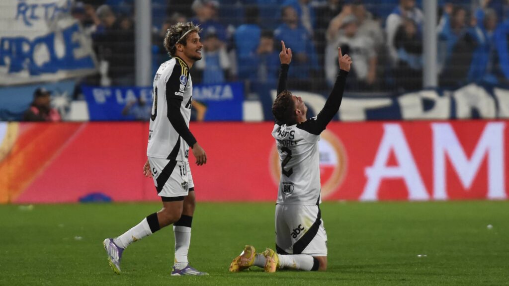 O Atlético-MG venceu os dois jogos contra os argentinos. Foto: Andres LARROVERE / AFP