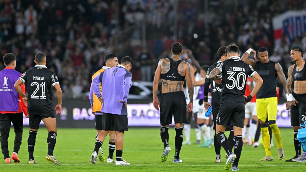 Jogadores do Botafogo após eliminação na Libertadores