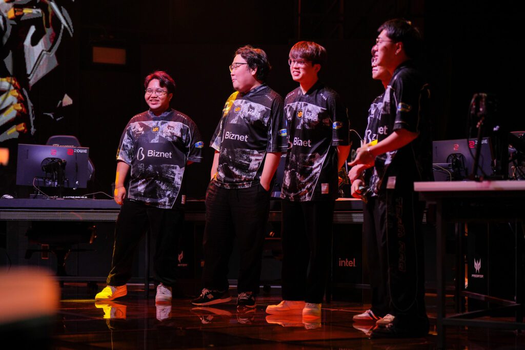 Rex Regum Qeon RRQ Champions