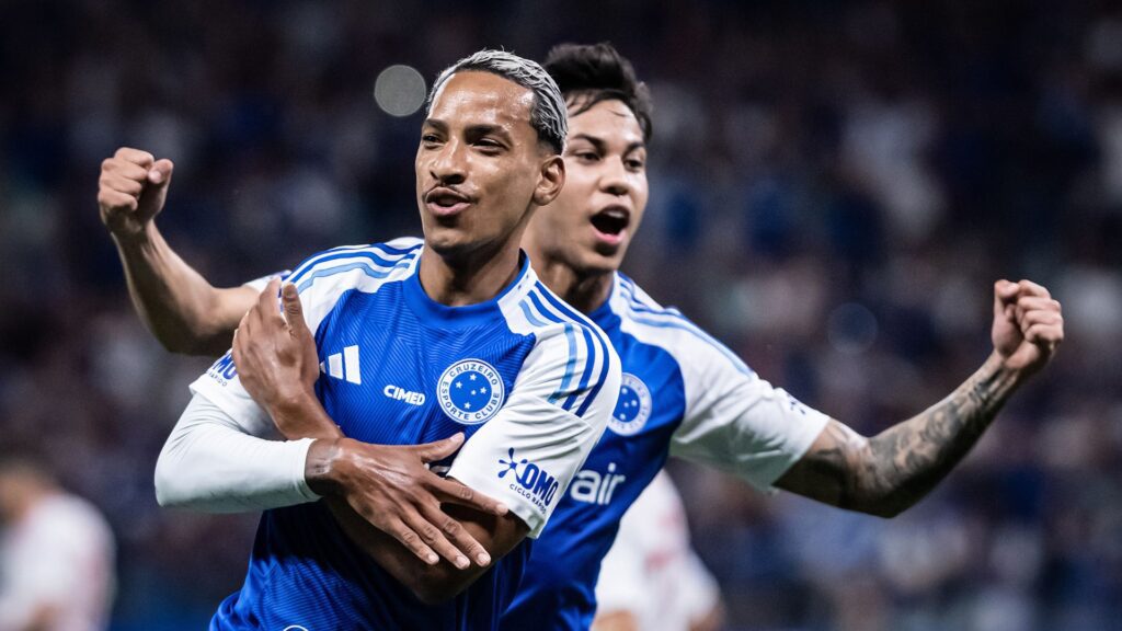 Matheus Pereira fez o primeiro gol do Cruzeiro.