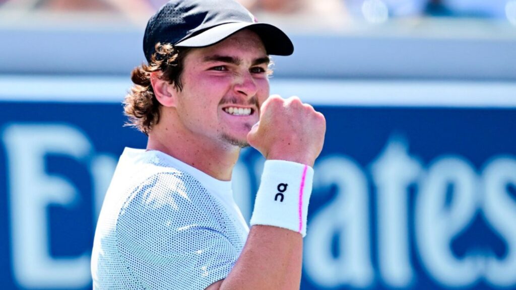 João Fonseca estreou com vitória no US Open 2025 (Foto: Reprodução)