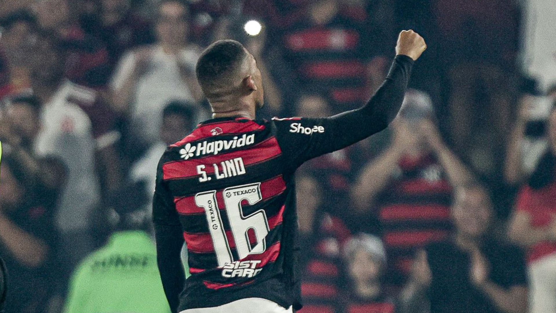 Samuel Lino marcou duas vezes na goleada do Flamengo