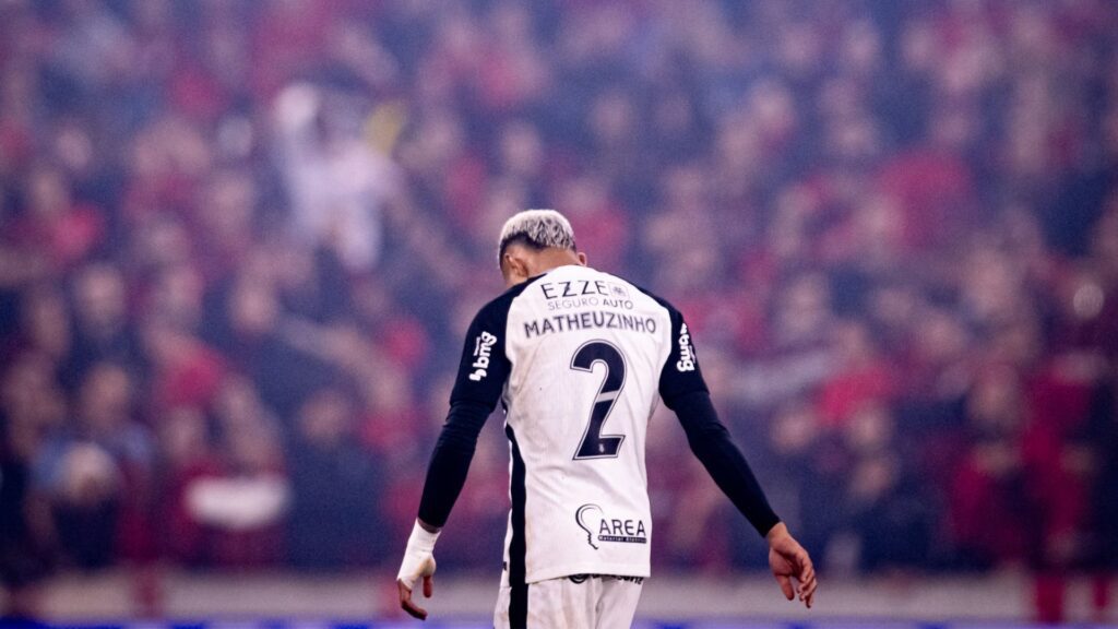 Matheuzinho foi tema da coletiva de Dorival Júnior