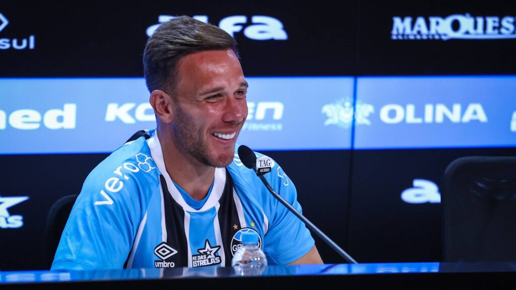 Arthur mira retorno a Seleção Brasileira. Foto: Lucas Uebel/Grêmio