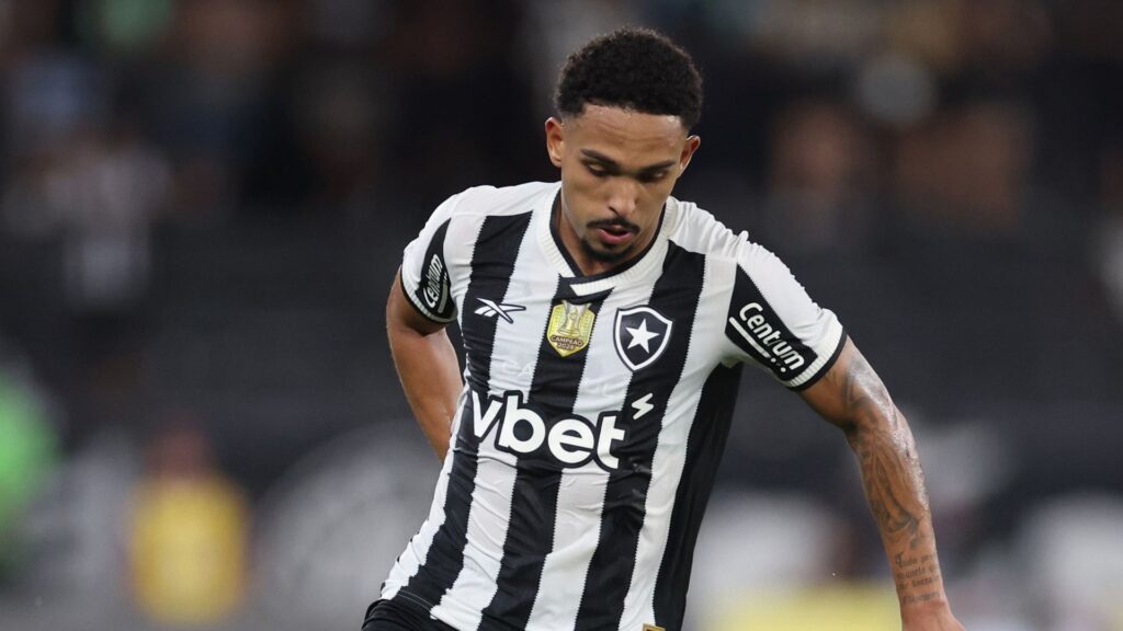 Vitinho, lateral do Botafogo.