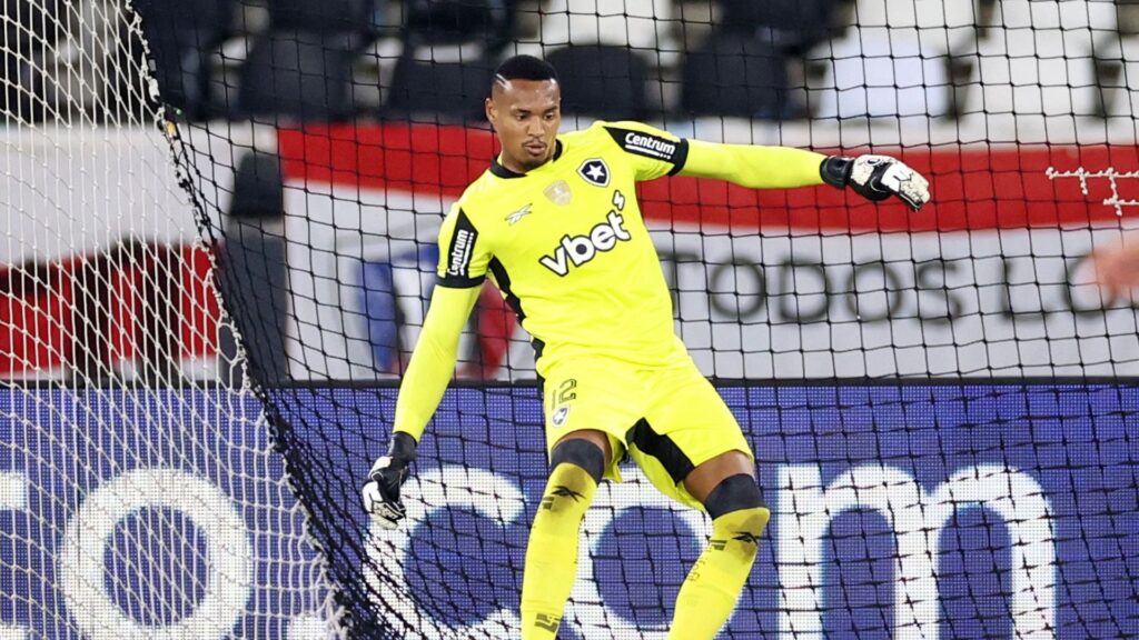 John, goleiro do Botafogo.