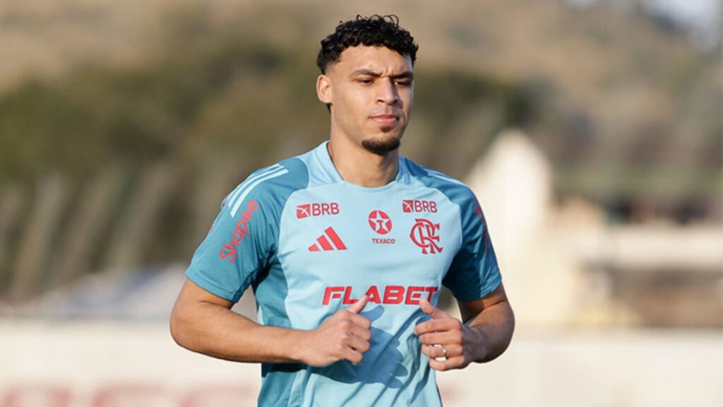 Victor Hugo em treino do Flamengo.