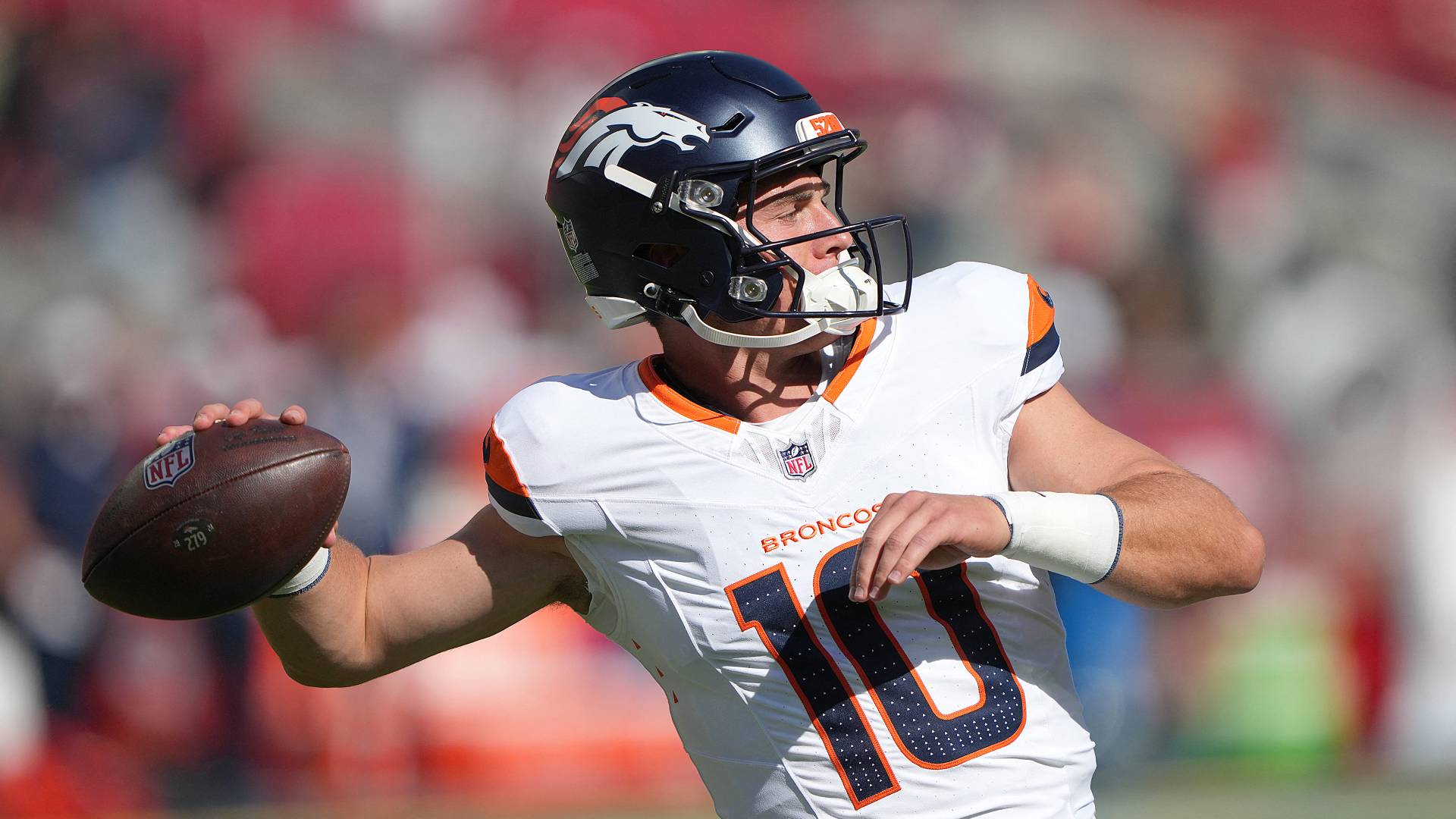 Bo Nix terá uma temporada cercada de expectativa. Foto: Thearon W. Henderson / GETTY IMAGES NORTH AMERICA / Getty Images via AFP