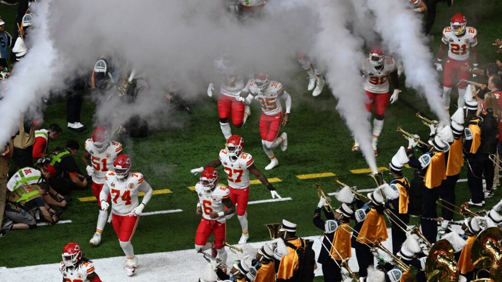 Os Chiefs seguem favoritos na NFL, mas terão problemas no início de temporada. Foto: Chandan Khanna / AFP