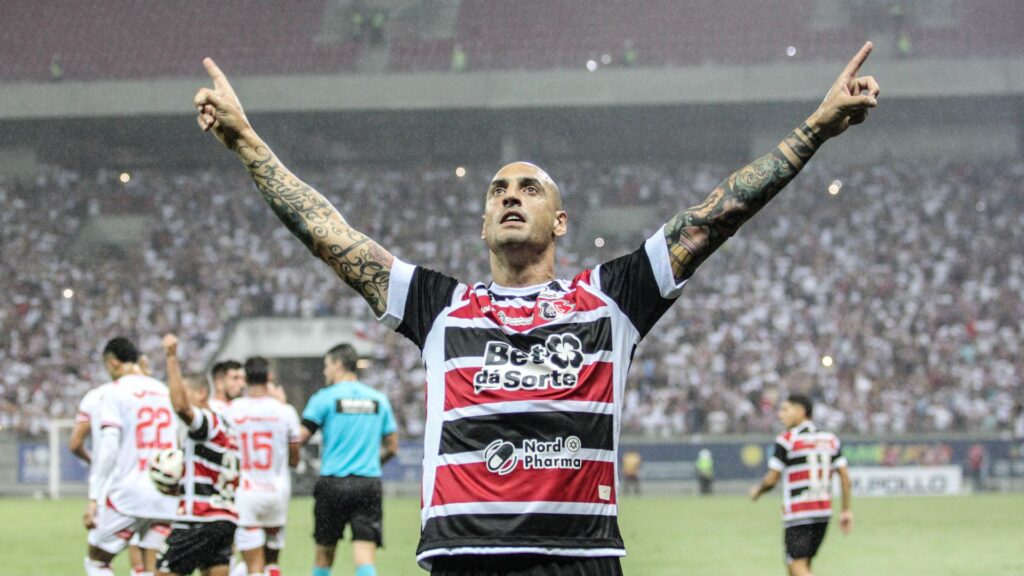 Ariel foi o herói do Santa Cruz