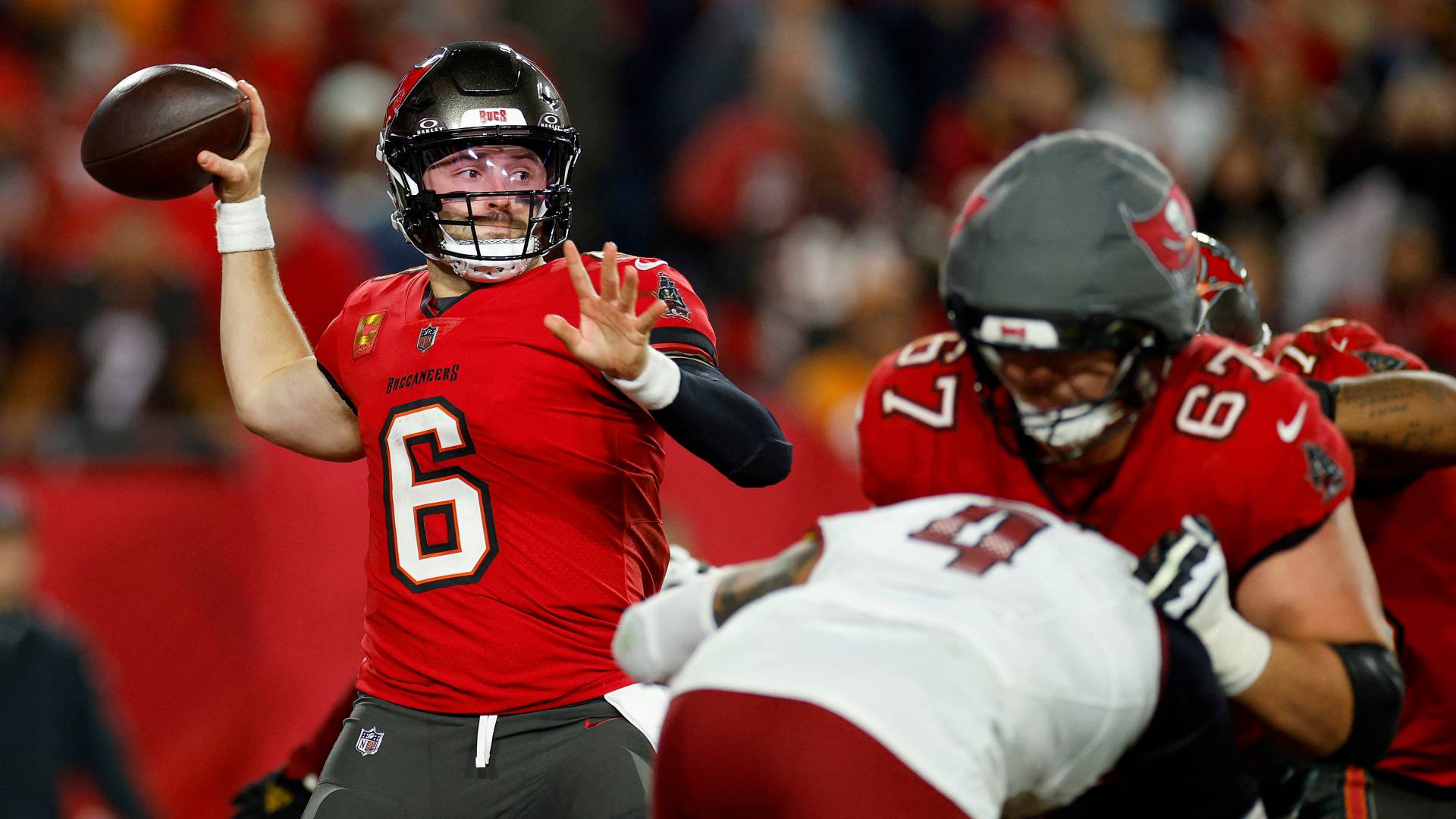Baker Mayfield vai liderar o poderoso ataque de Tampa. Foto: Mike Ehrmann / GETTY IMAGES NORTH AMERICA / Getty Images via AFP