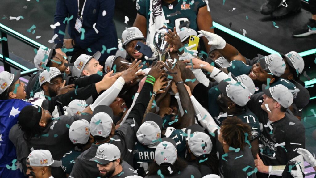 O Eagles representaram a NFC sendo campeões do Super Bowl na temporada passada da NFL. Foto: Chandan Khanna / AFP